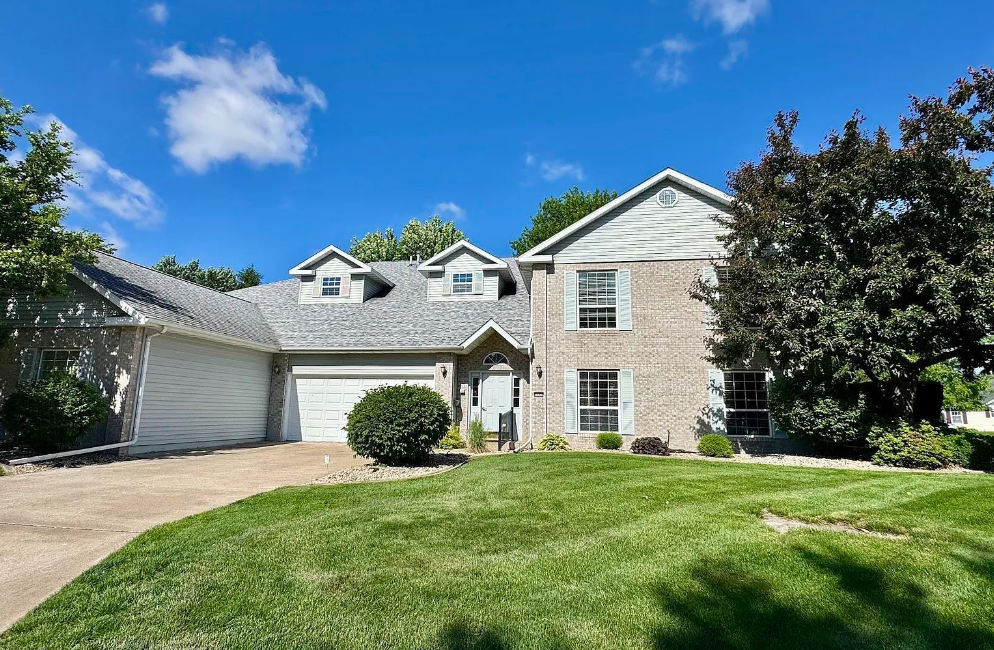 1509 Orchard Meadow Dr Apt B, Burlington, Iowa — 2 bed condo sold July 2026