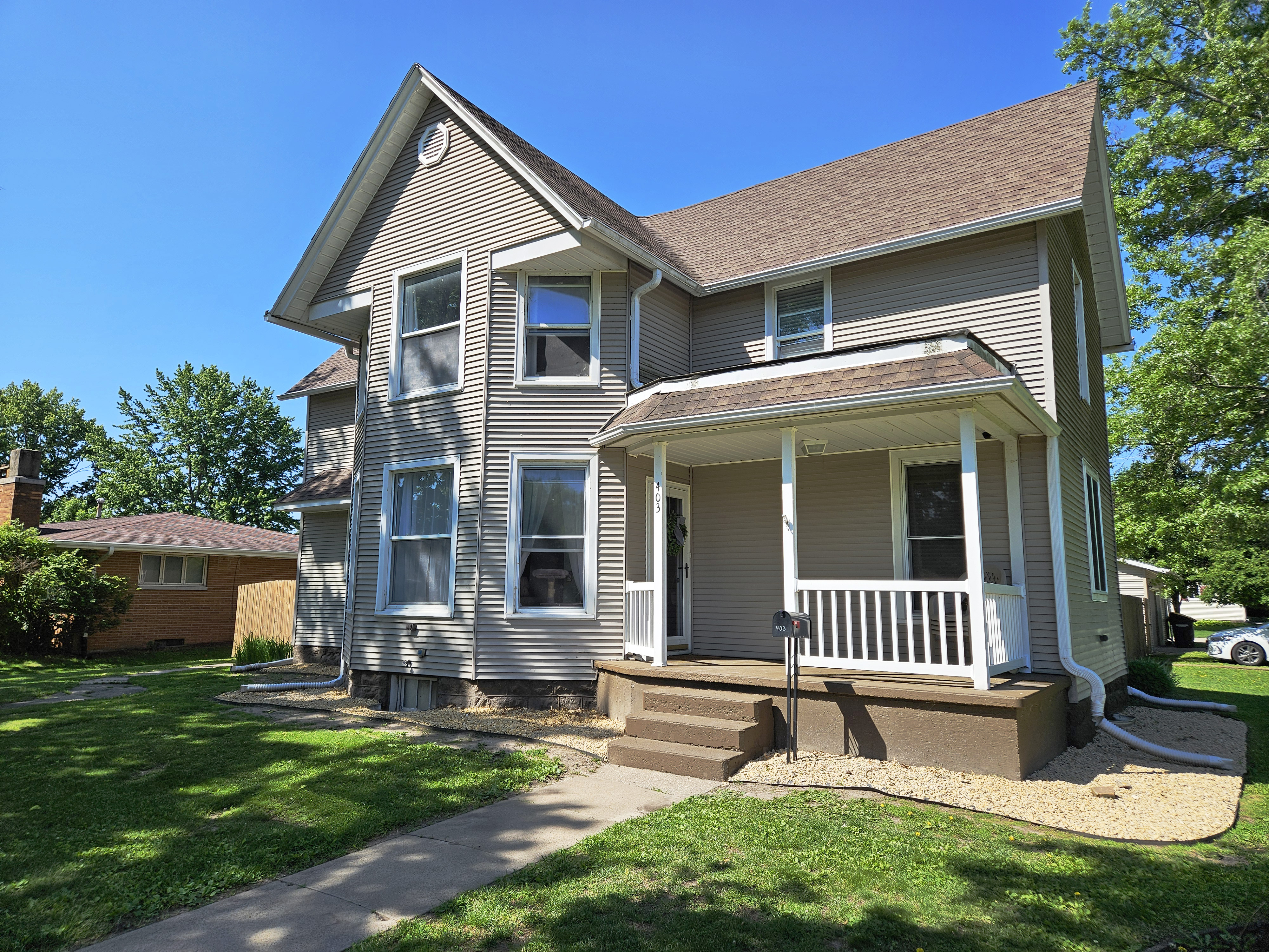 403 S 4th St, Wapello, Iowa — 2 bed home listed at $189,900