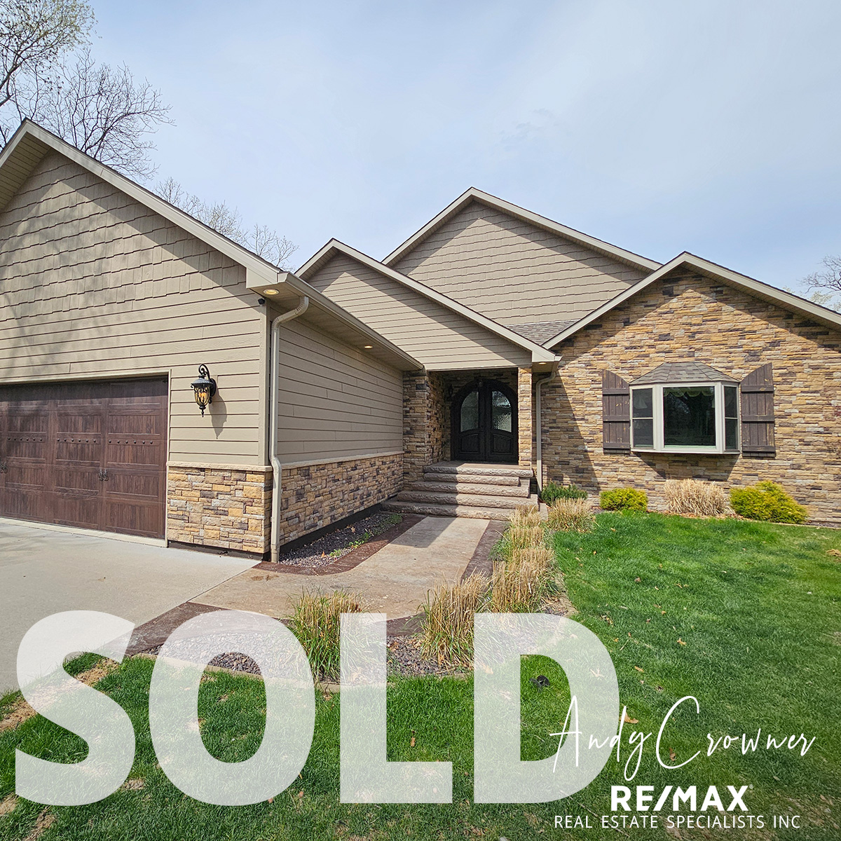 10962 Wildlife Lakes Dr, West Burlington, Iowa — 3 bed, 3 bath home on 3.27 acres sold for $699,900